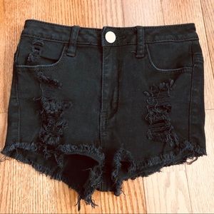 Black Maui High Rise Shorts Size 3 Destroyed Denim